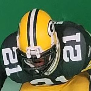 CW NFL 25 Ex green jersey 2979 of 3000 1