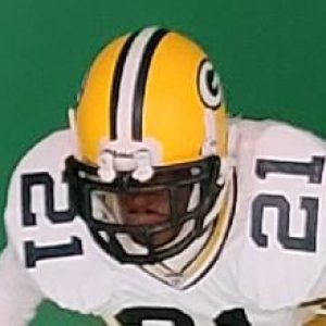 CW NFL 25 Ex white jersey 1